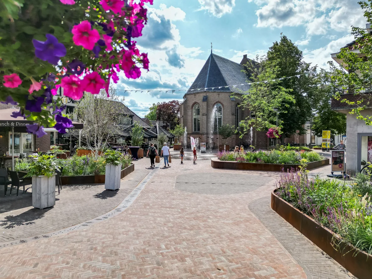 Grote Markt en de Plas centrum Raalte IAA